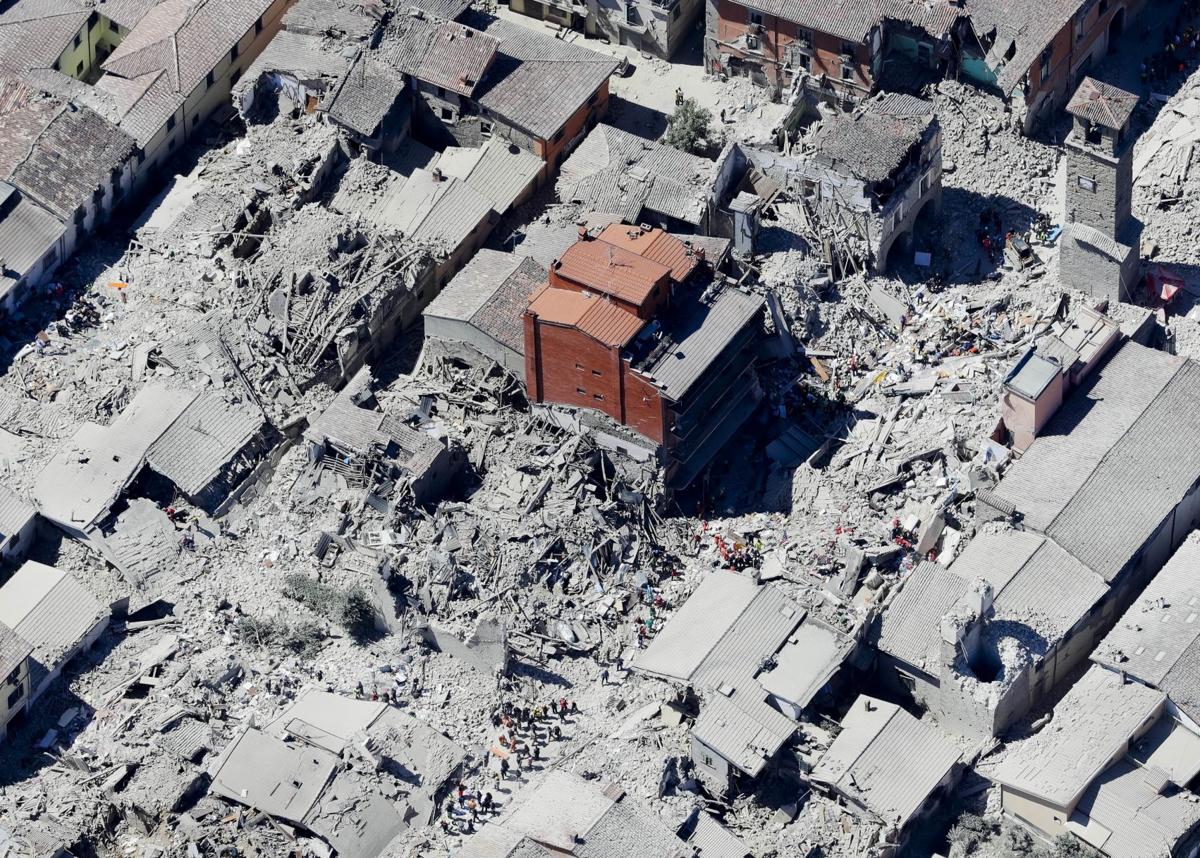 Earthquake hits Italy