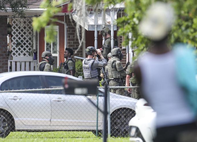 North Charleston police arrest man for murder after standoff