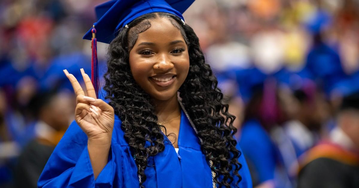 DD2 graduation pics | | postandcourier.com