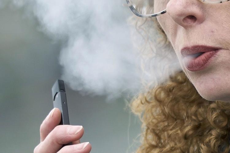 tobacco experts MUSC discuss FDA authorization of first e-cigarette, citing benefit for smokers Experts Address Health Professionals on