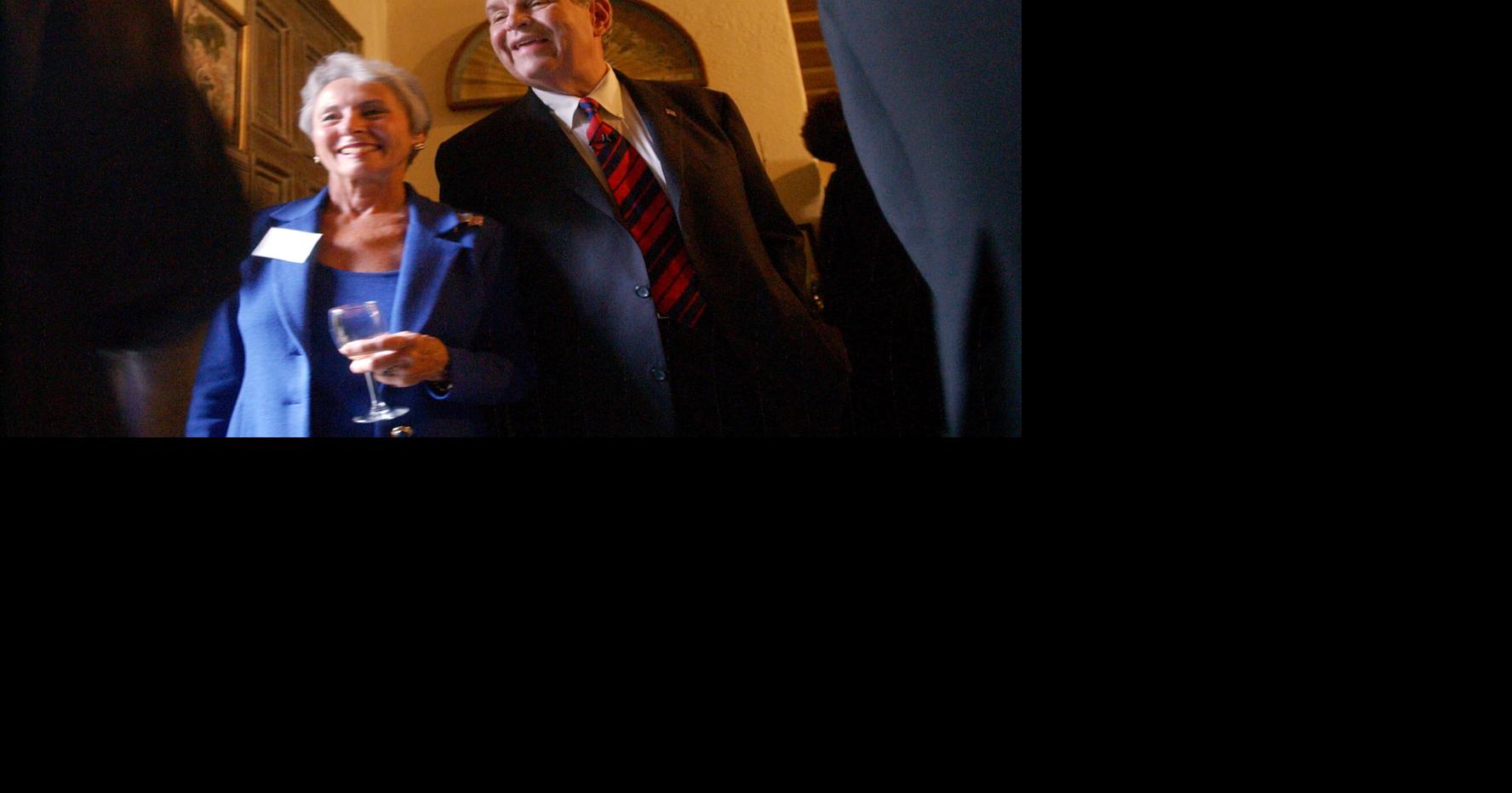 Alex Sanders, judge, college president, statesman and South Carolina storyteller, has passed