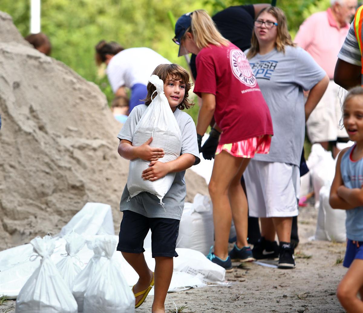 sandbags long Tues Hurricane Florence.jpg