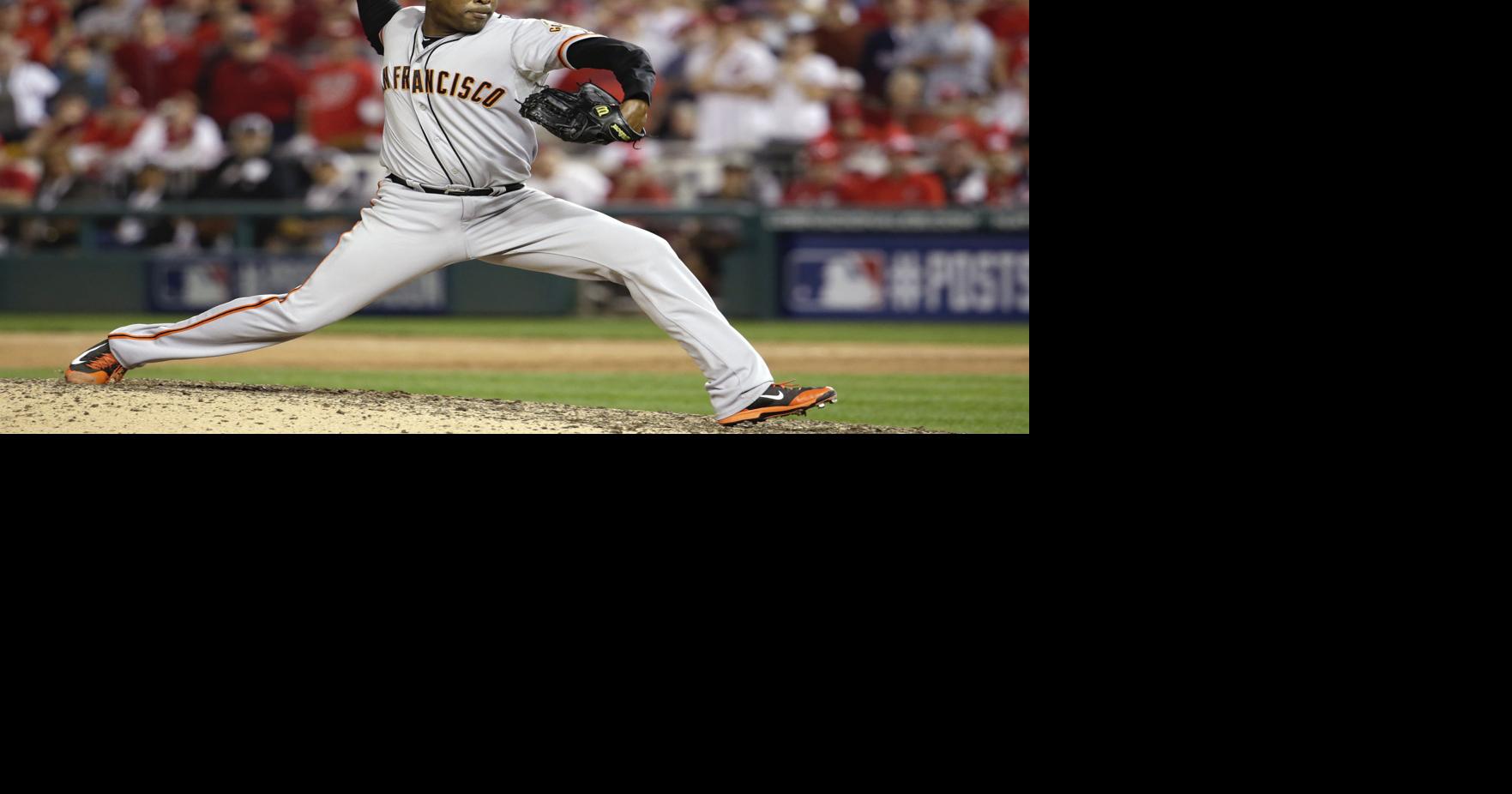 Peavy, Giants edge Strasburg, Nats in NLDS opener