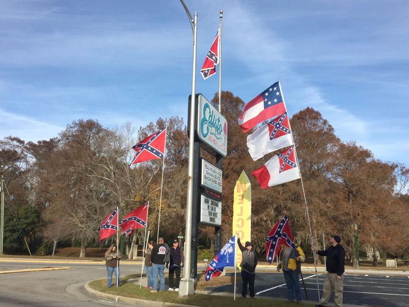 Orangeburg restaurant owner takes Confederate flag flight to City Hall