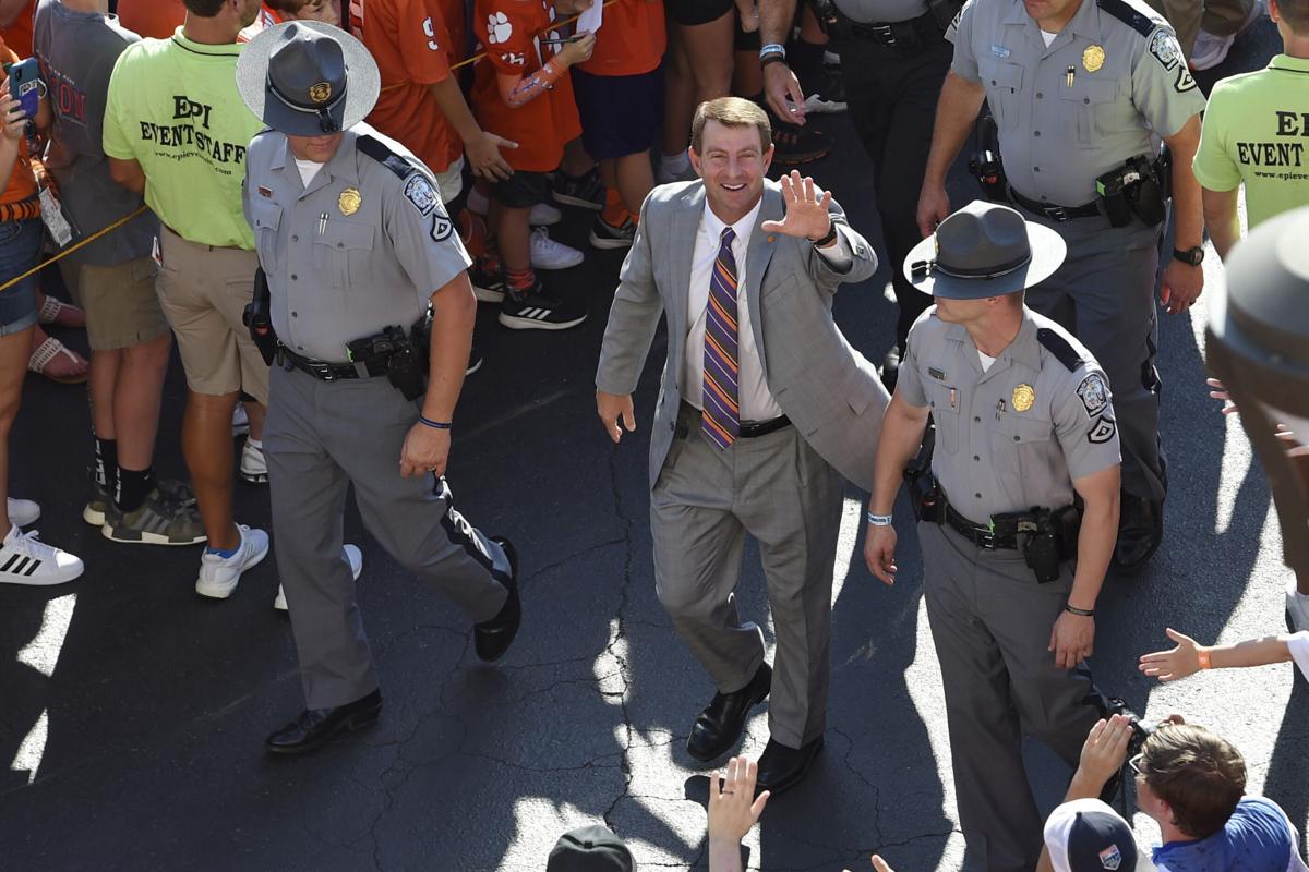 Sapakoff How Little Ol Clemson Will Do Vs Paid Players