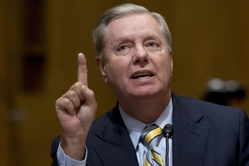 Lindsey Graham and Henry McMaster promise to back Trump in 2020 bid