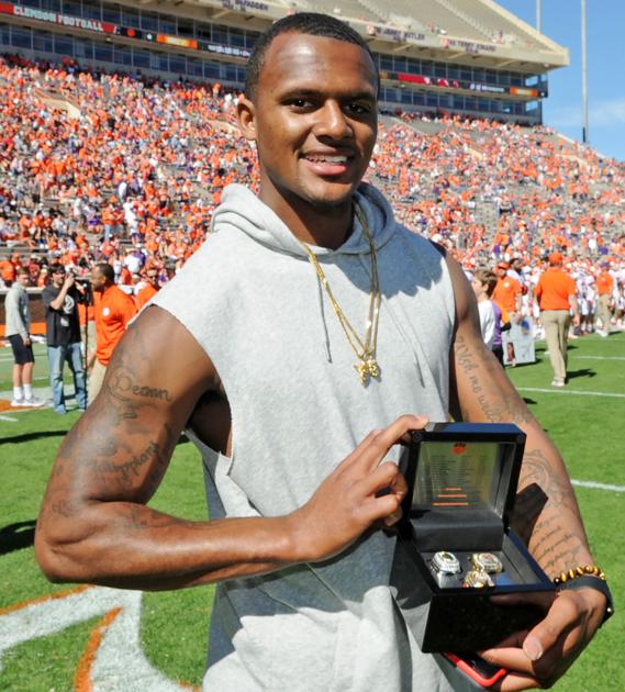 On The Beat Seniors Get National Championship Rings Swinney Gets