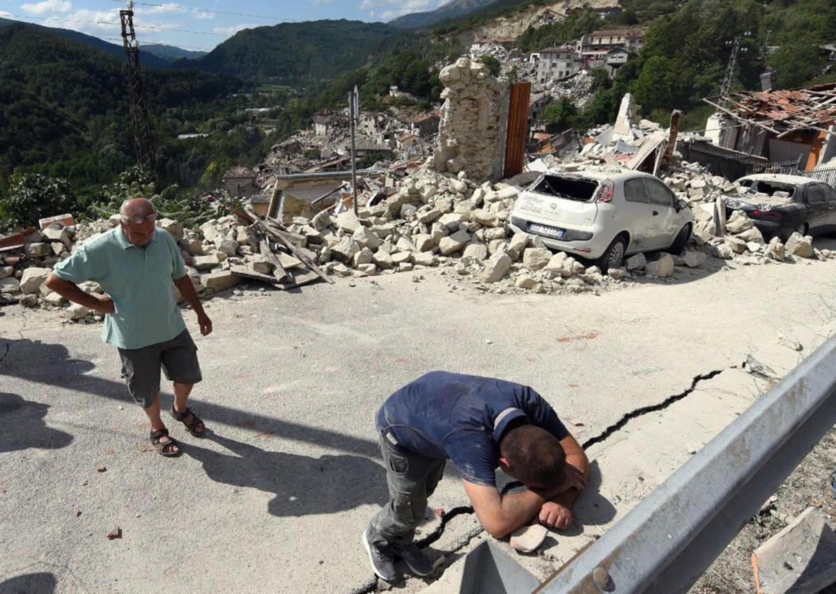 Earthquake hits Italy