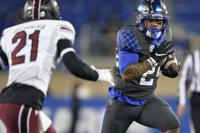 Gamecocks' nightmare season ends at Kentucky, countdown to new coach begins