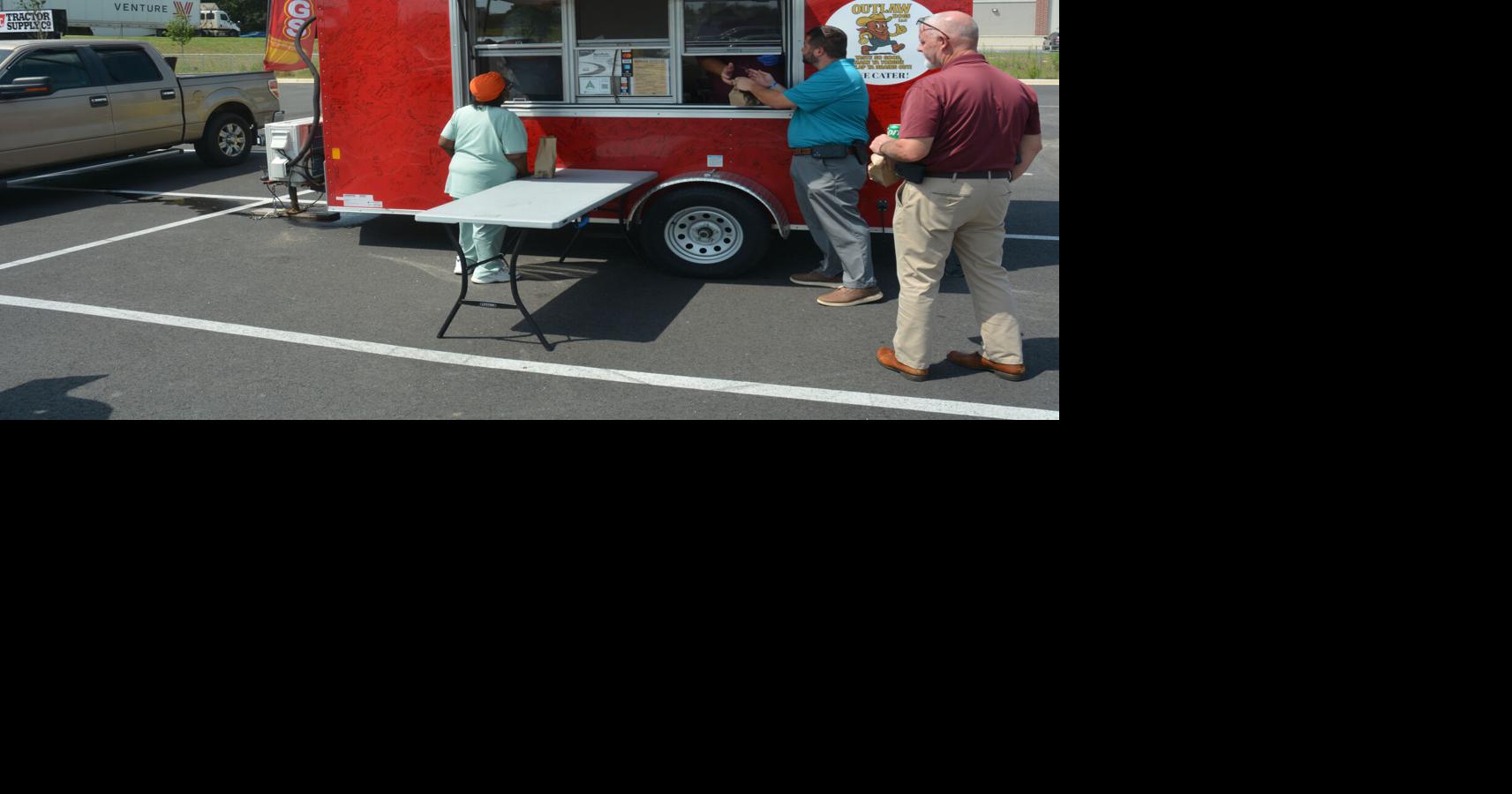 Trenton resident 'Bubba' Outlaw lets the dogs out (with onions, chili and more)