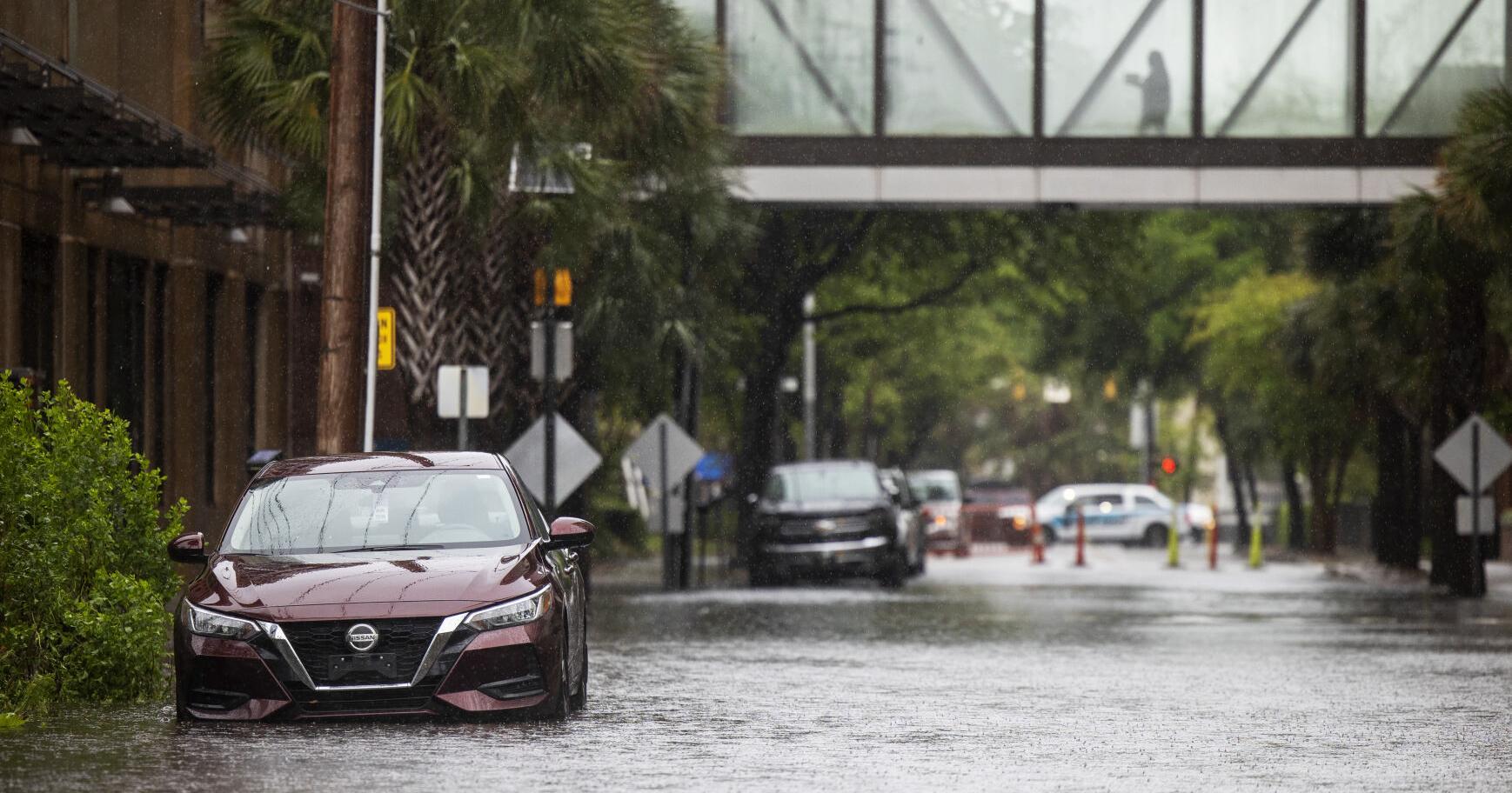 Charleston closes streets as rain, flash floods soak region | News - Vimarsana News