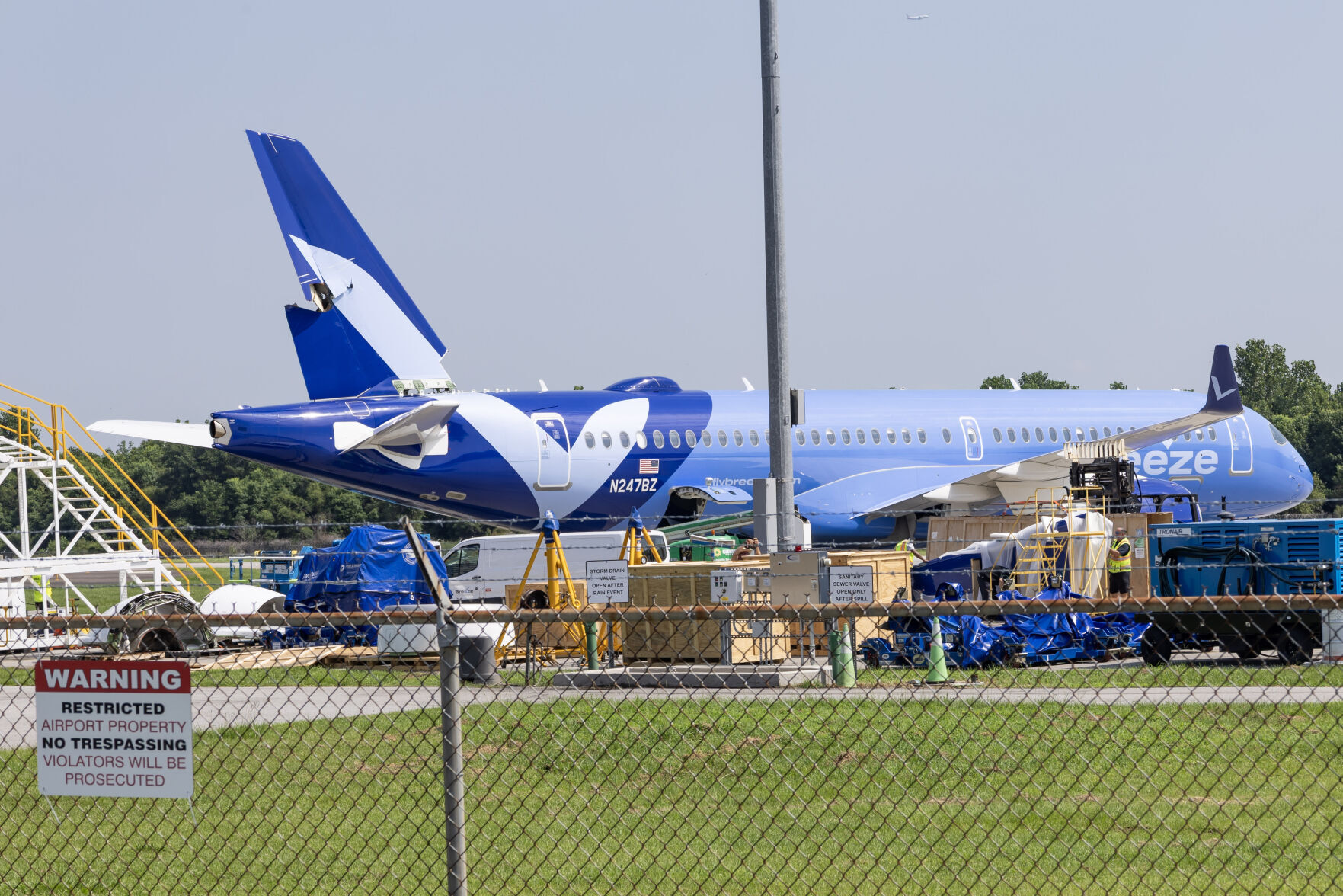 maxell - チャールストン New SC-built 787 that hit a Breeze jet was going to LAX
