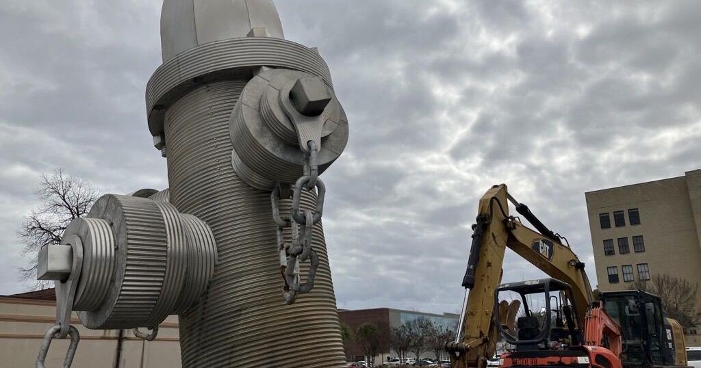 Busted Plug, Columbia's 40-foot fire hydrant sculpture, being moved and ...