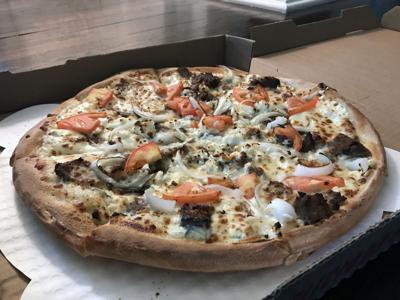 Bite Of The Week Greek Gyro Pizza At Cayce S Tony S Pizzalicious Food Drink Postandcourier Com