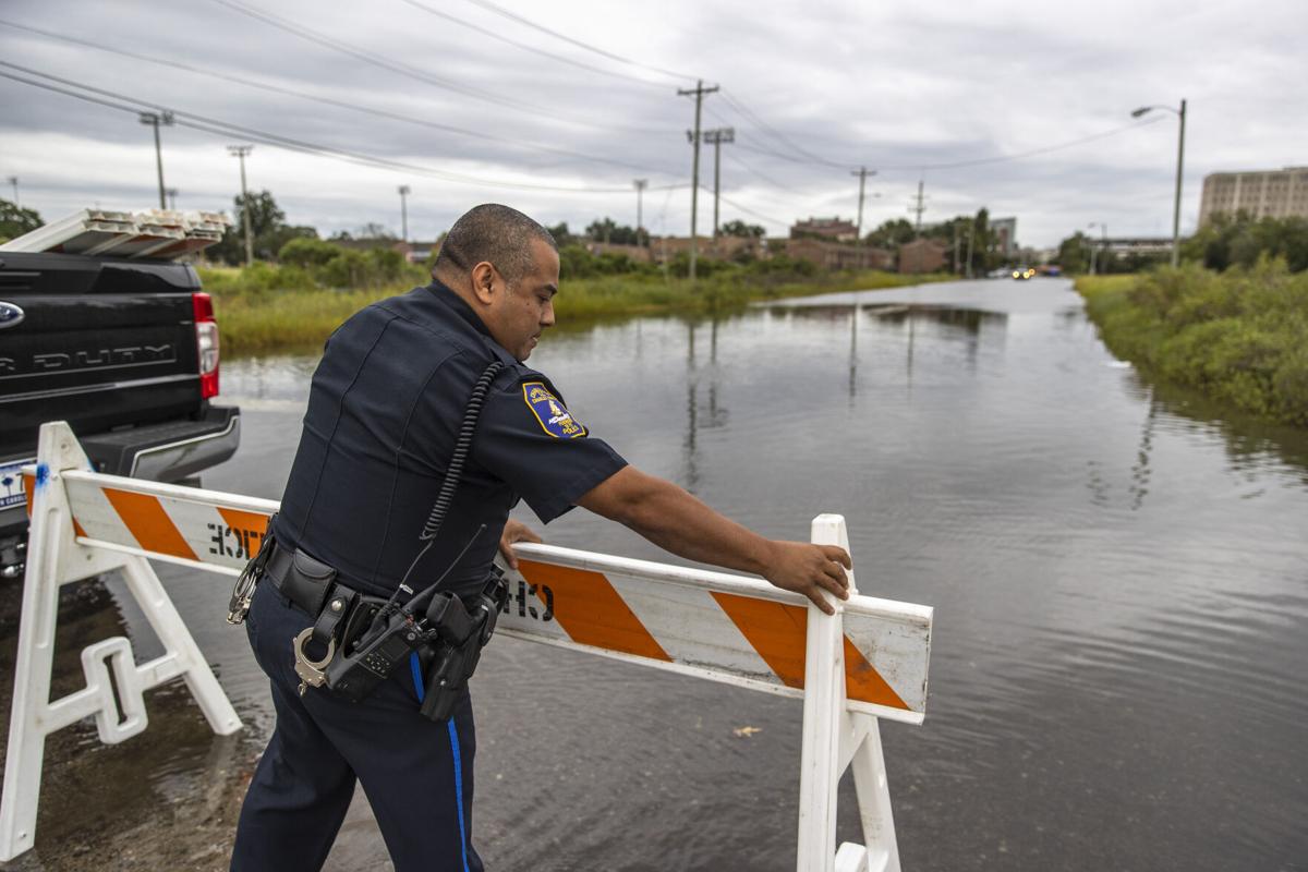 Ian regains hurricane strength in Atlantic before expected SC ...