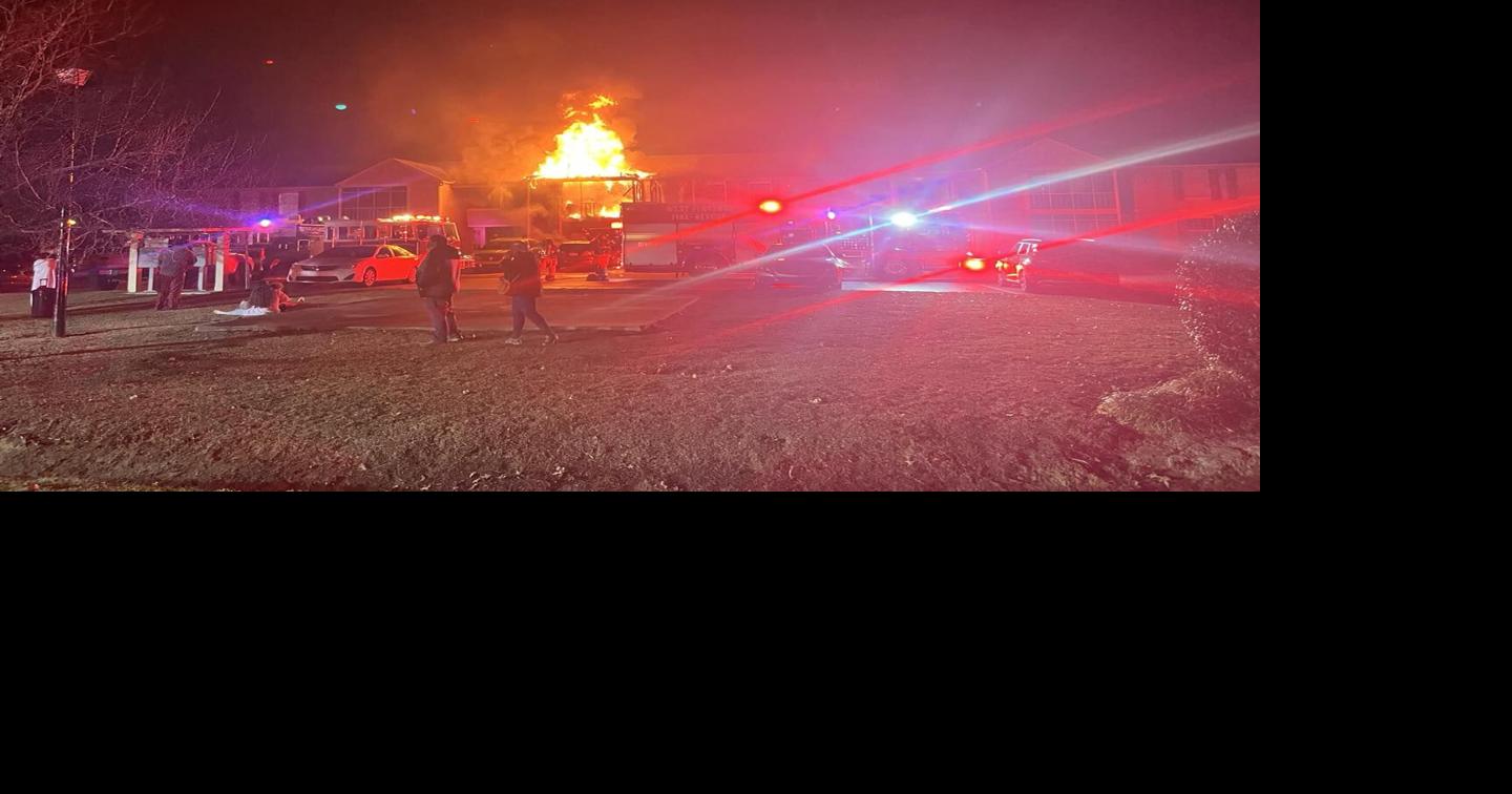 West Florence apartment fire displaces 30 people