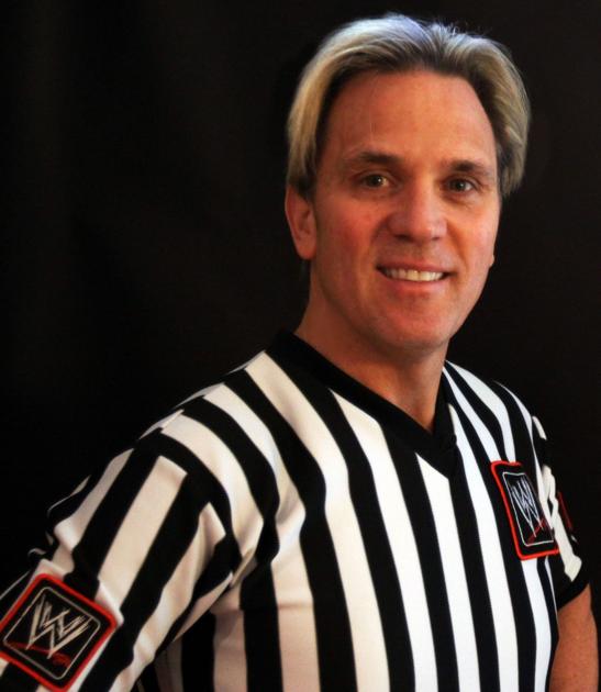 Wwe Ref Charles Robinson Living The Dream Mike Mooneyham Postandcourier Com