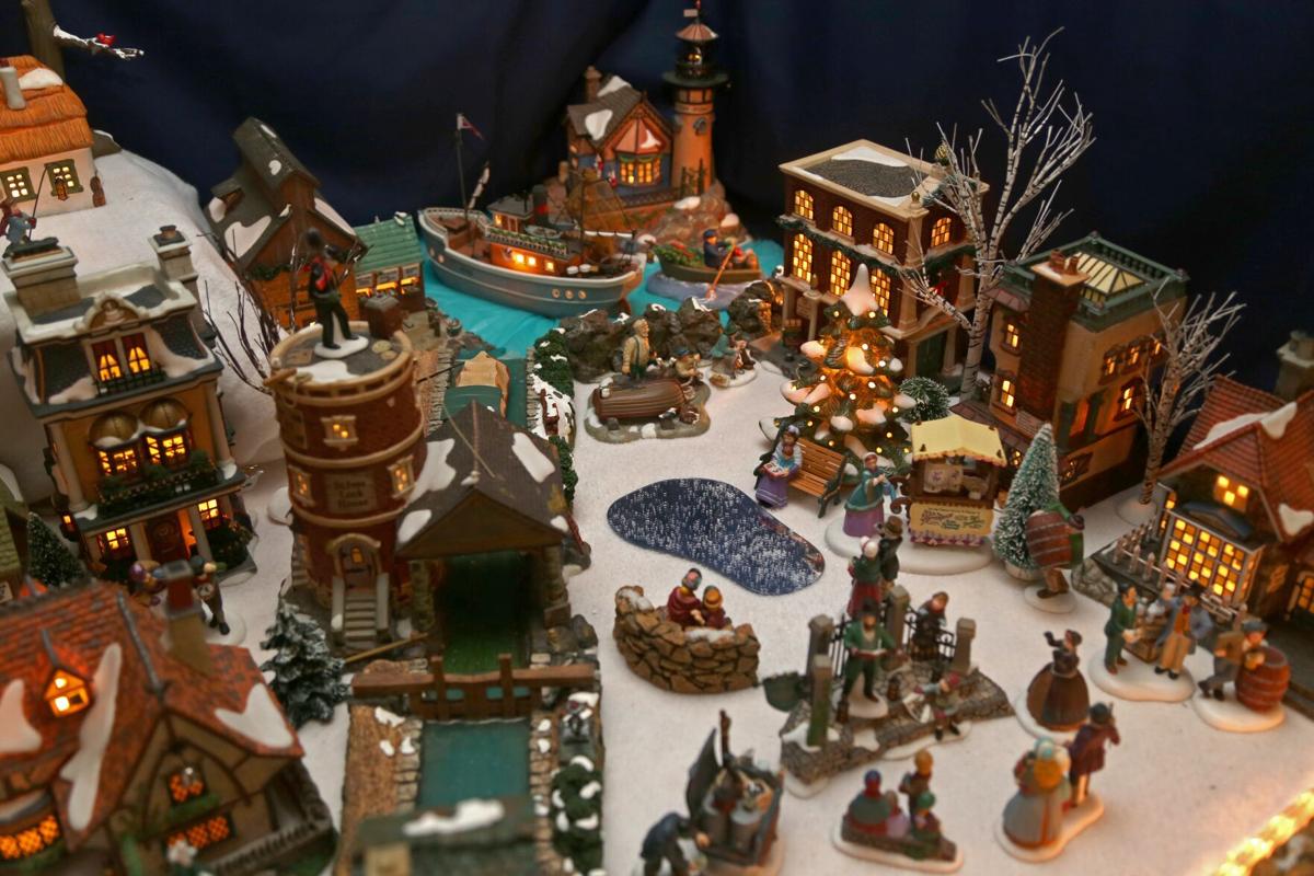 Buying and Making Model Mountains / Platforms: Christmas Village Displays