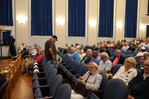 Winyah crowd
