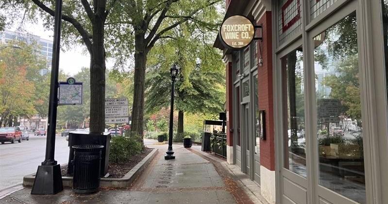 A downtown Greenville restaurant is closing, the second in less than a week