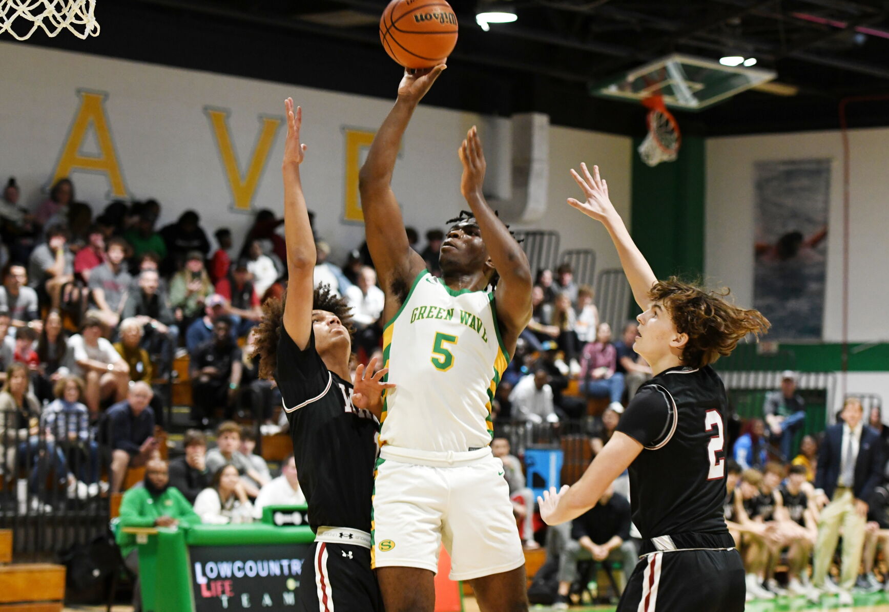Summerville High School Boys Basketball Reaches Lower State Finals for the First Time Since 2007-08 Season, Led by Yannick Smith with 23 Points