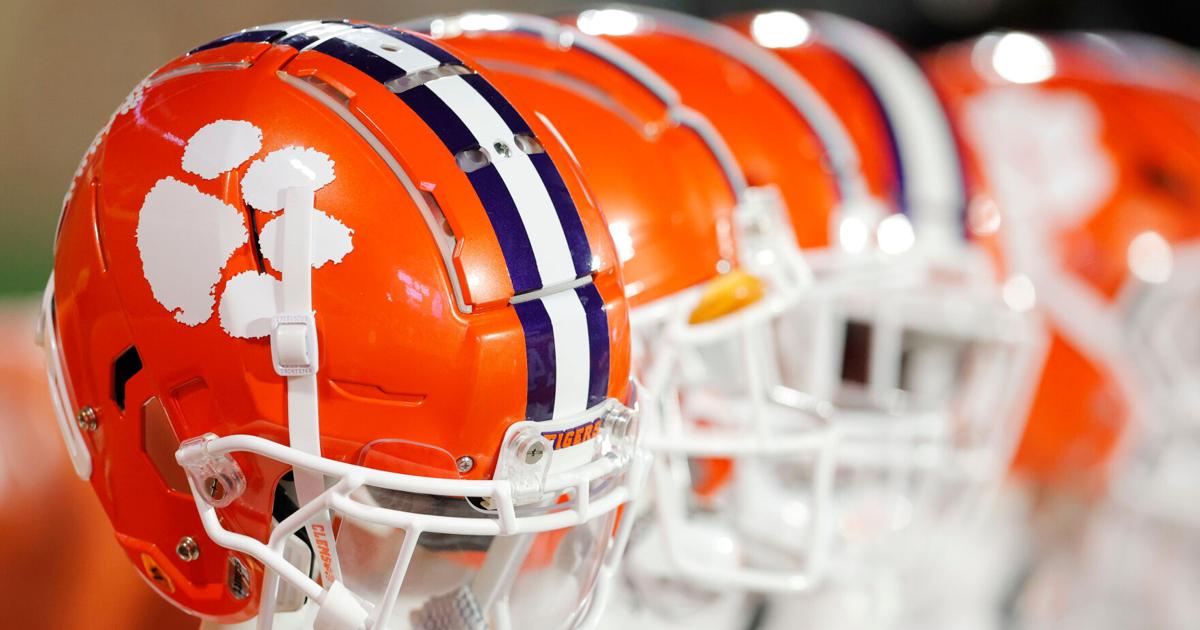 clemson new football helmets Tigers Riddell SpeedFlex Helmet each helmet comes with an individually numbered Clemson gains commitment from 2028