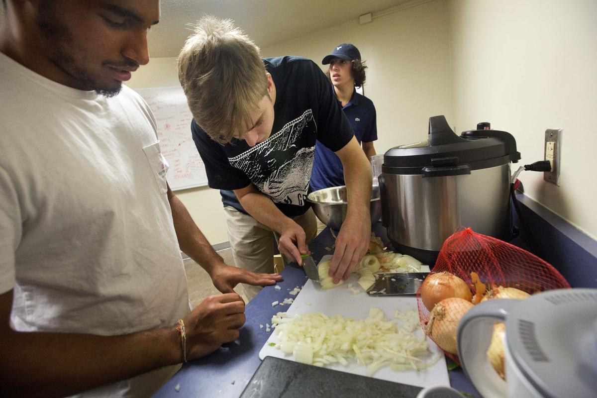 Onion cutting.jpg