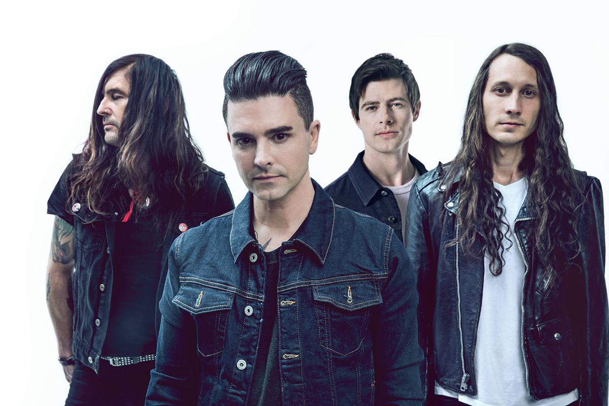 Screaming in Fidelity Dashboard Confessional Affirms St. Pat’s in Five