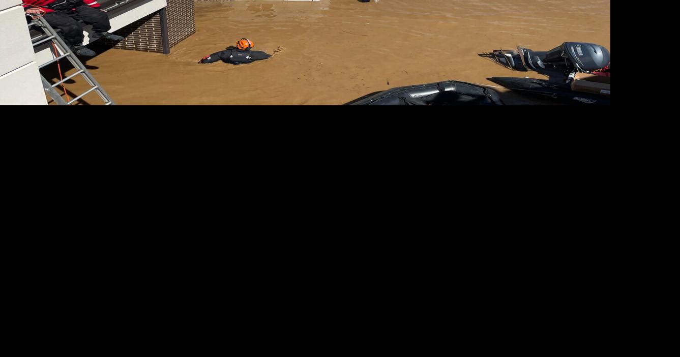 Helicopter plucked patients from a flooded Tennessee hospital ...