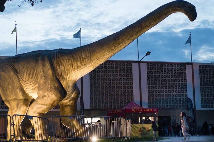 Jurassic Quest brings lifesize dinosaurs to North