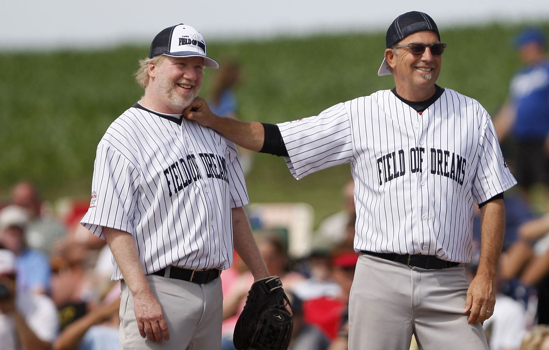 Field of Dreams' hosts 25th anniversary in Iowa | Entertainment