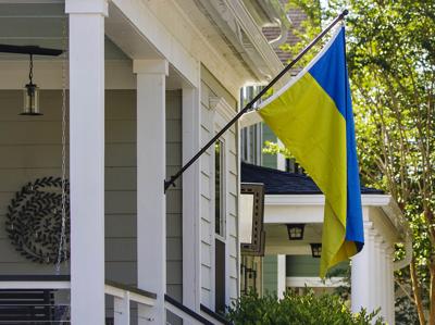 U.S. takes down mansion's flag, raises Russian dander