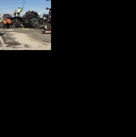 Massive multi-car and truck pileup blocks I-95 southbound over Lake Marion