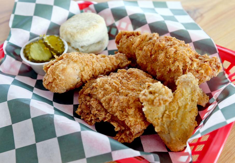 There's a flap over fried chicken in Pittsburgh Food