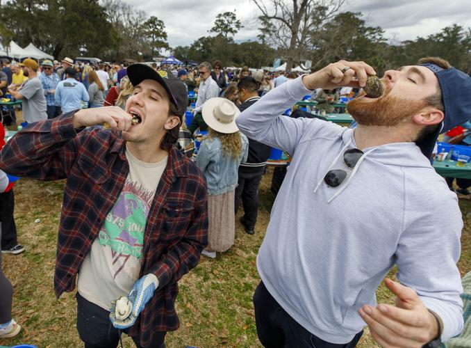 Photos Steaming oysters by the tons eaten by thousands at Lowcountry