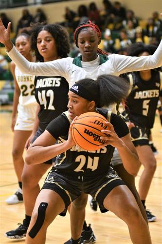 Women's Basketball Keep Winning Streak Rolling at 6-0