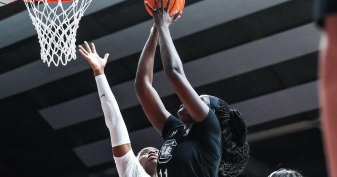 Gamecocks rise above sickness to beat Alabama, set up title scenario for next game