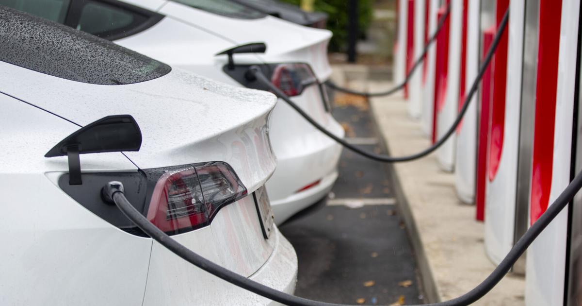 Man accused of setting North Charleston Tesla charging station on fire pleads guilty