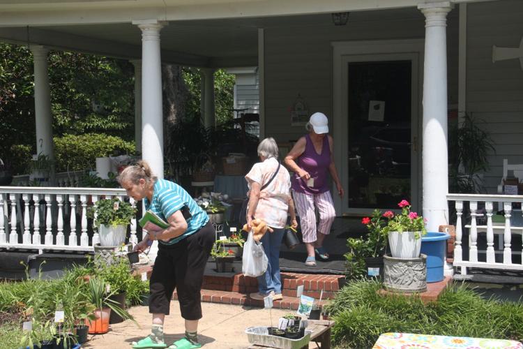 Peach Tree 23 Yard Sale attracts vendors, bargain hunters Aiken Area