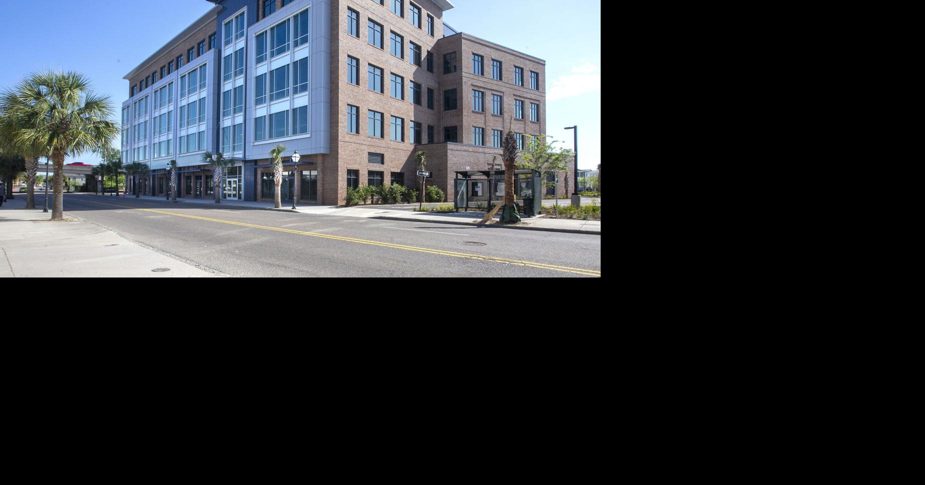 Eight Charleston lawyers jump to a rival global firm