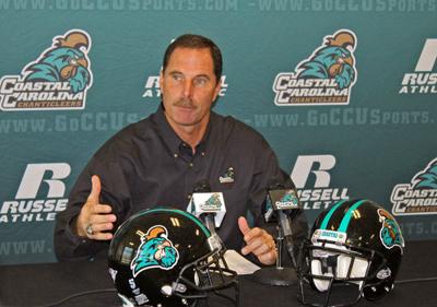 Coastal Carolina Coach Goes Viral David Bennett S Press