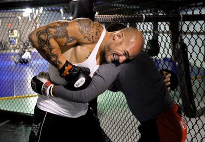 From Ice To Cage Former Stingrays Tough Guy Nate Kiser Will Keep Gloves On In Mma Debut Tonight Archives Postandcourier Com
