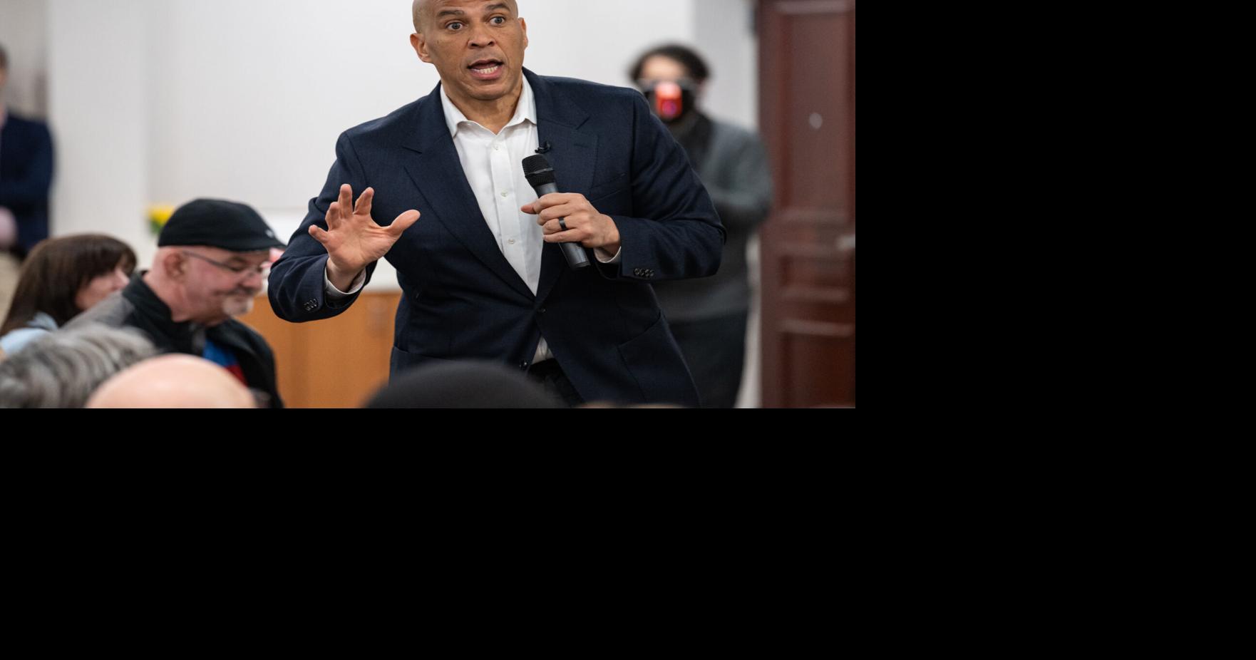 Sen. Corey Booker makes stop in Beaufort as he barnstorms through South Carolina
