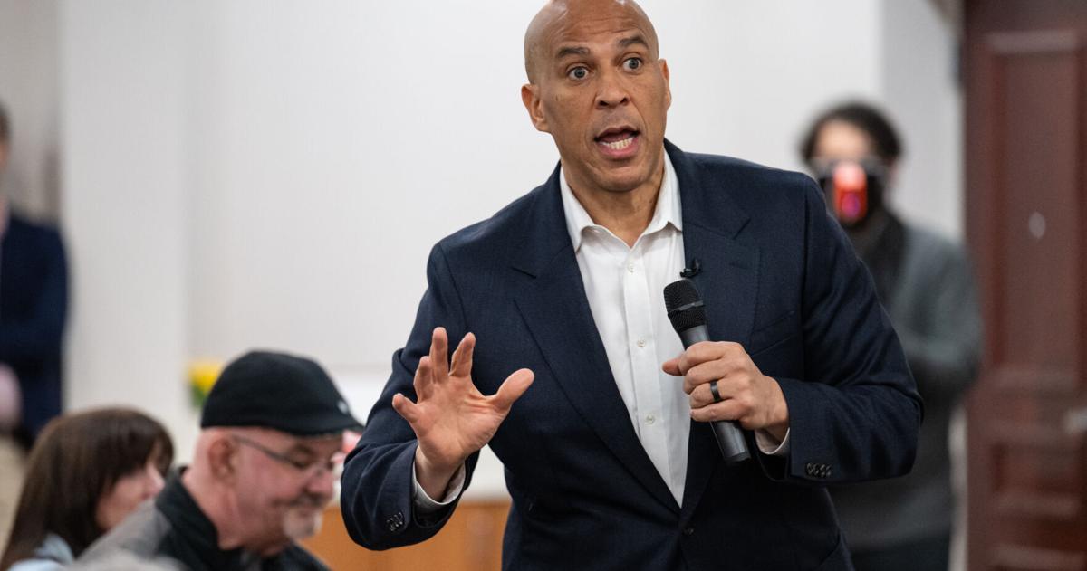 Aoder Booker Cory Booker energizes Democrats during stop in Beaufort