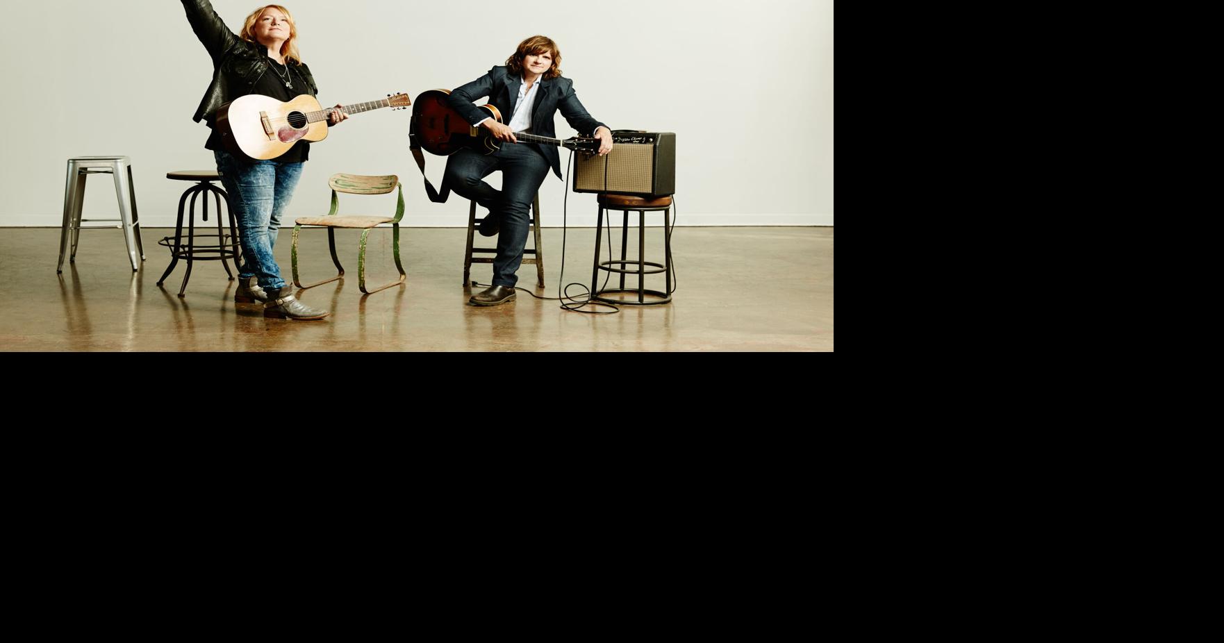 Indigo Girls sagen anstehende Tourdaten nach tödlichem Busunfall auf der ...