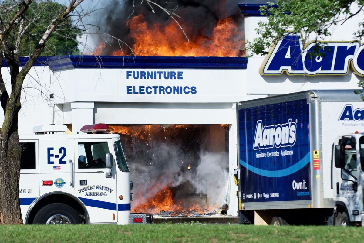 Fire Torches Aaron S Furniture Store Along Whiskey Road In Aiken News Postandcourier Com