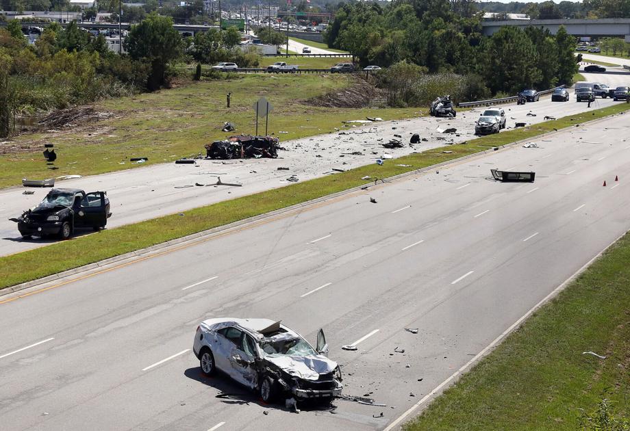 Multivehicle crash in Goose Creek and North Charleston kills at least