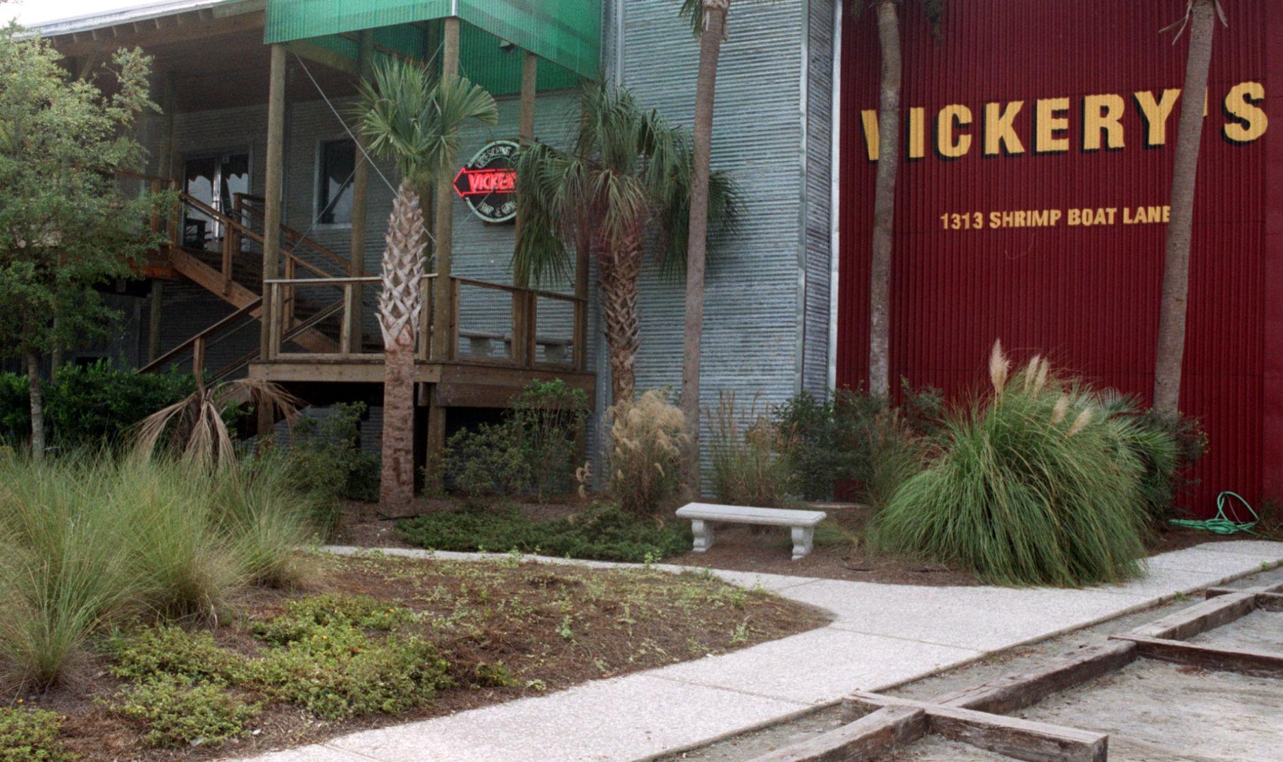 Small fire sidelines Vickery's Bar & Grill on Shem Creek | Archives ...