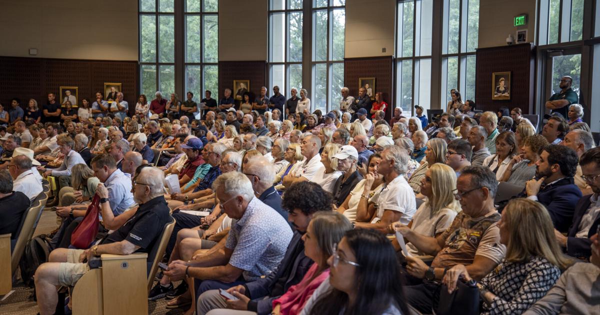 In a split vote, Mount Pleasant moves ahead with Highway 41 expansion