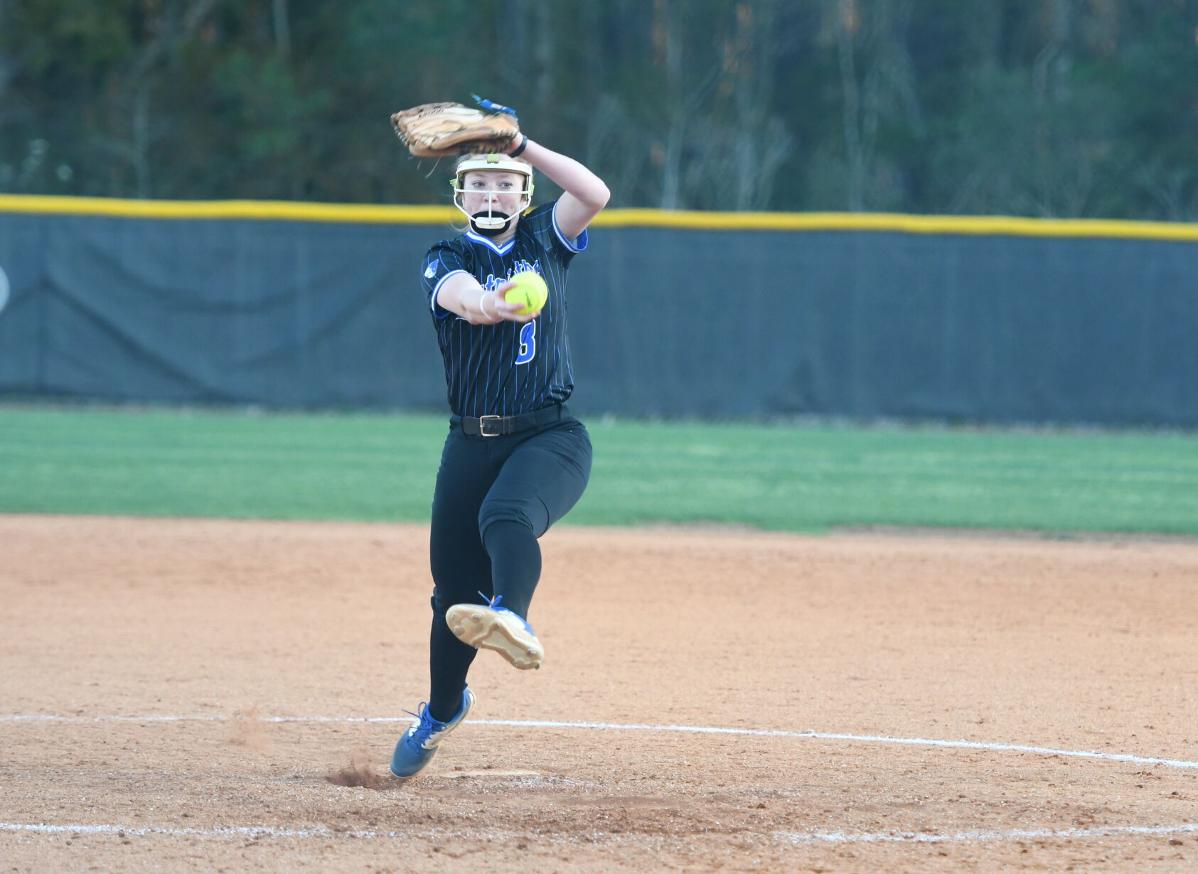 Fort Dorchester Softball Team Extends Winning Streak to 6-0 with Dramatic Extra-Innings Victory Over Ashley Ridge